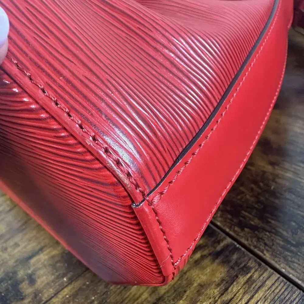 Louis Vuitton Vintage Bucket Crossbody Bag Womens Small Red Epi Leather France